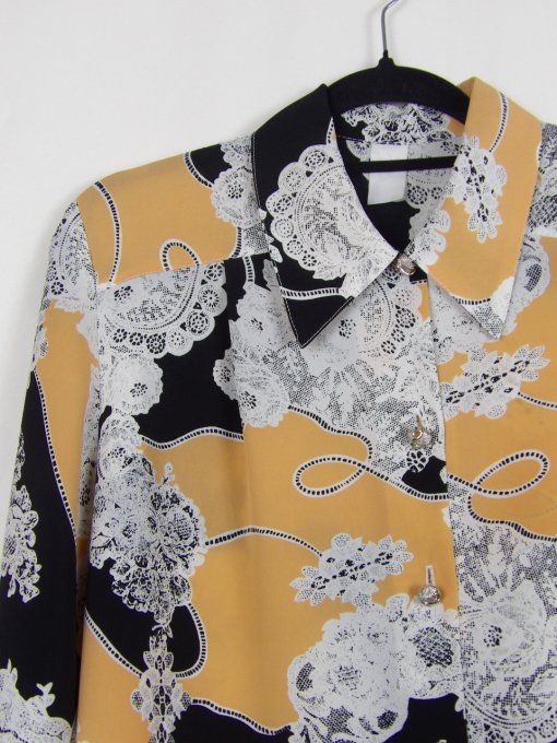 Chemise a motifs fleuries 